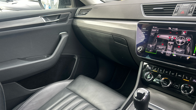 Skoda Superb 1.4 TSI iV SE L DSG 5dr Hatchback